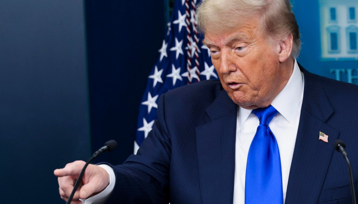 https://wips.plug.it/cips/notizie.virgilio.it/cms/2025/06/trump-iran-atomica.jpg