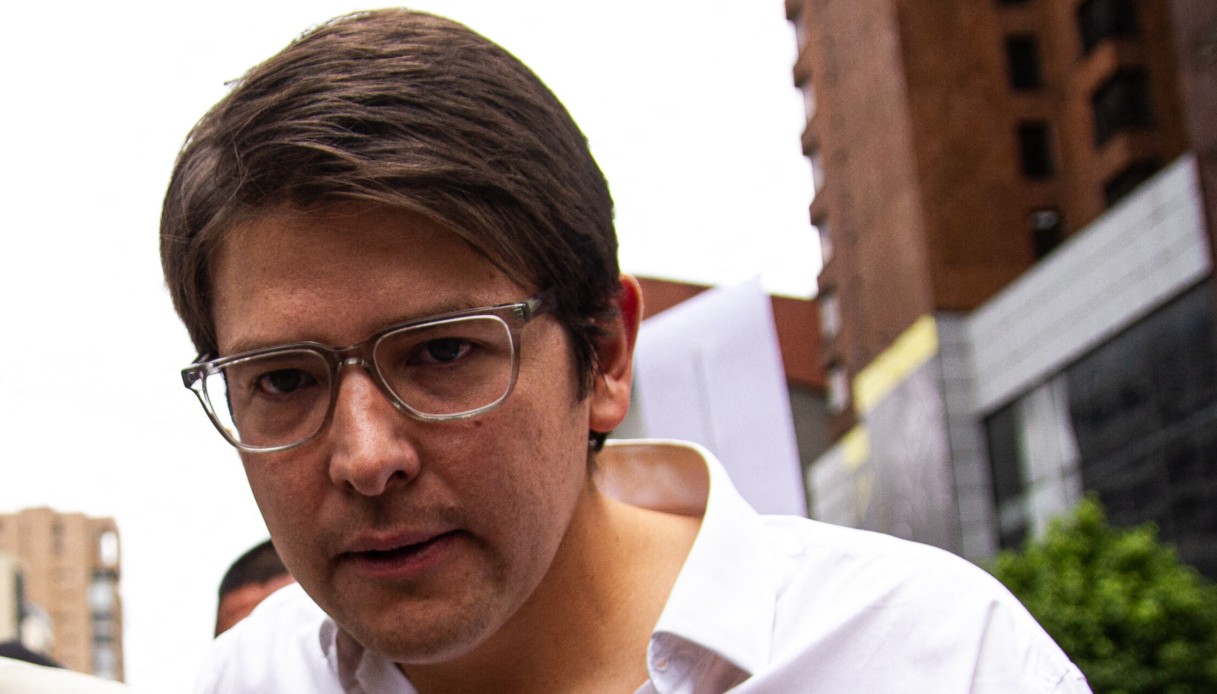 https://wips.plug.it/cips/notizie.virgilio.it/cms/2025/06/uribe-colombia.jpg
