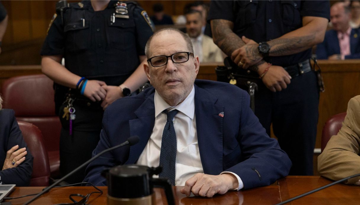 https://wips.plug.it/cips/notizie.virgilio.it/cms/2025/06/weinstein-stupro-processo.jpg