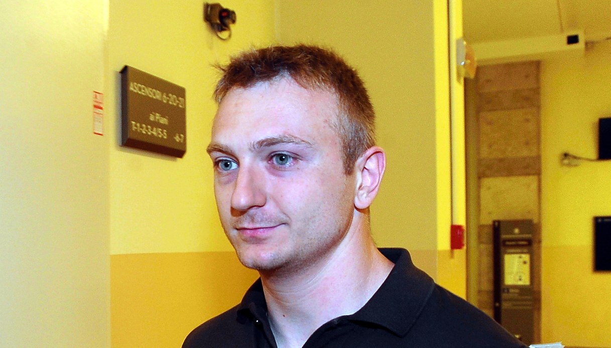 garlasco l intervista ad alberto stasi su chiara poggi sotto la lente dell esperto il dettaglio dell occhio