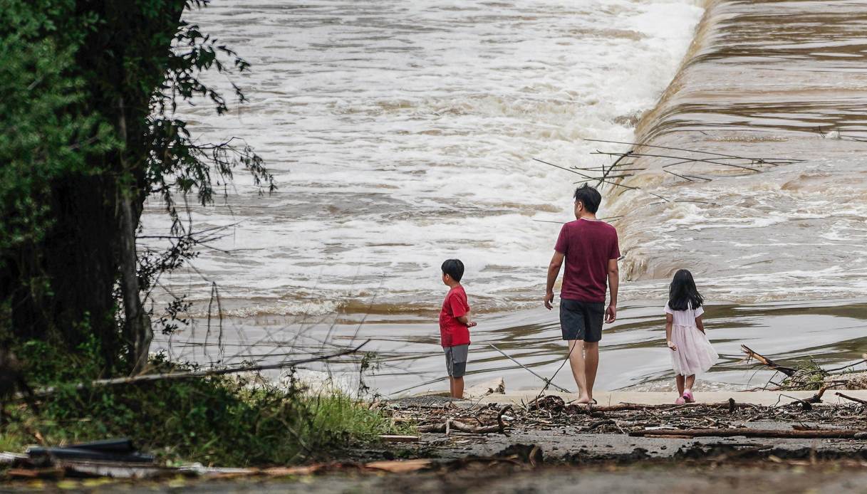 https://wips.plug.it/cips/notizie.virgilio.it/cms/2025/07/alluvione-texas.jpg