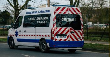 ambulanza-versailles-bambina-10-anni