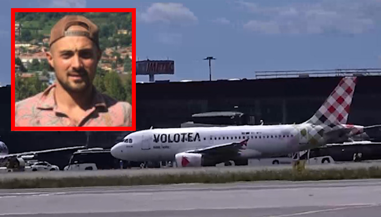 Andrea Russo risucchiato aereo Orio al Serio istigazione al suicidio