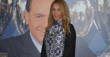 ania-goledzinowska-silvio-berlusconi-esorcismi