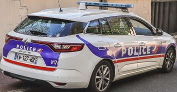 bambino-morto-parigi-camion-spazzatura