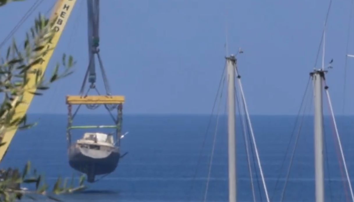 Naufragio Bayesian, la rivelazione del testimone sul gommone diretto verso il veliero prima del dramma Naufragio Bayesian, la rivelazione del testimone sul gommone diretto verso il veliero prima del dramma