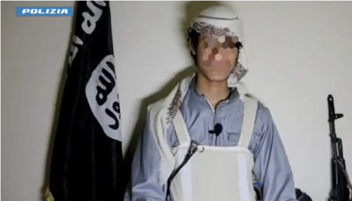 24enne inneggia alla propaganda jihadista su Facebook, perquisizione a Bergamo: i dettagli dell 24enne inneggia alla propaganda jihadista su Facebook, perquisizione a Bergamo: i dettagli dell
