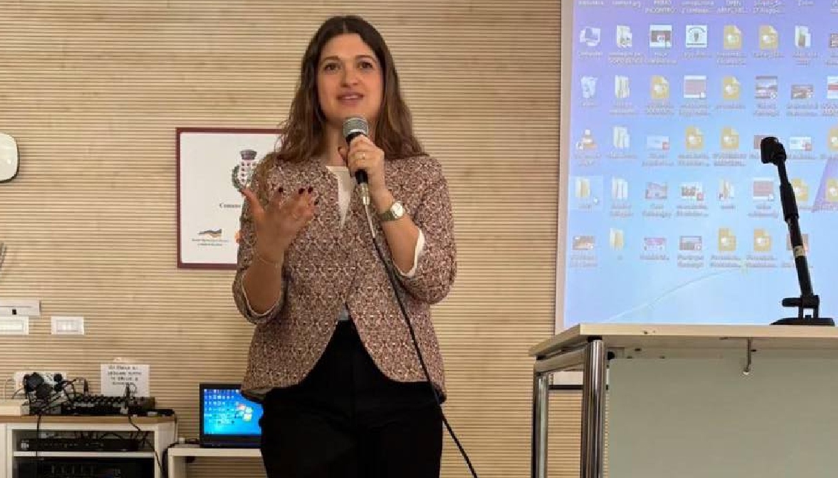 https://wips.plug.it/cips/notizie.virgilio.it/cms/2025/07/chiara-buson-rubano.jpg