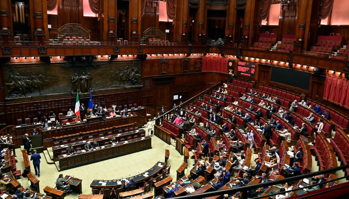 https://wips.plug.it/cips/notizie.virgilio.it/cms/2025/07/ddl-conti-correnti.jpg
