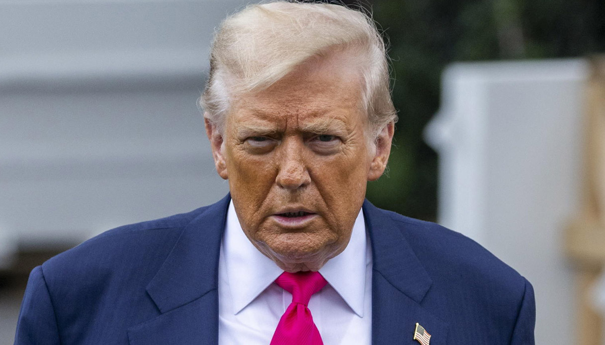 https://wips.plug.it/cips/notizie.virgilio.it/cms/2025/07/donald-trump-insufficienza-venosa-cronica.jpg