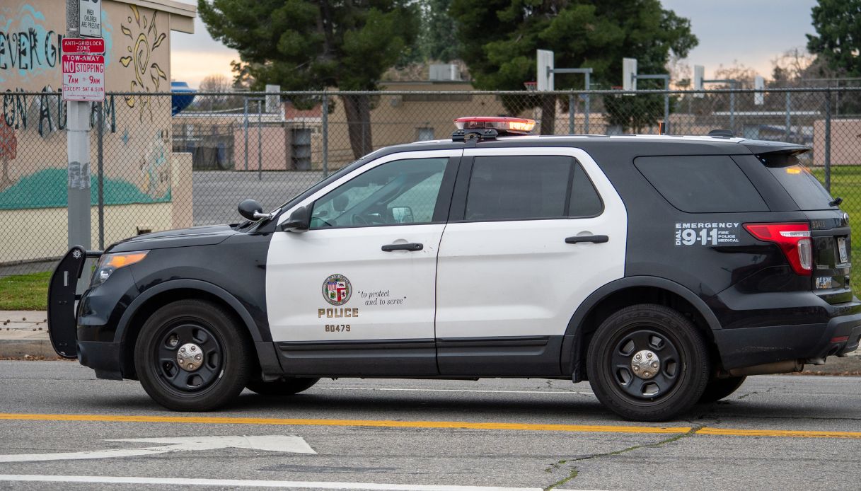https://wips.plug.it/cips/notizie.virgilio.it/cms/2025/07/east-hollywood-los-angeles-auto.jpg