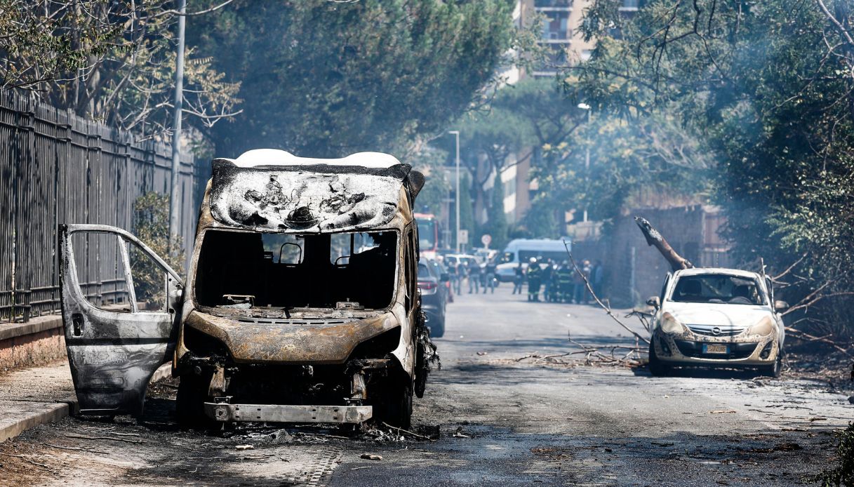 esplosione distributore benzina roma