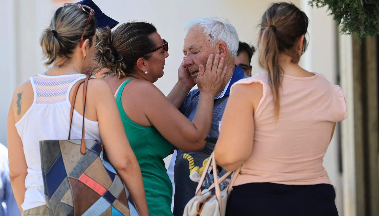 https://wips.plug.it/cips/notizie.virgilio.it/cms/2025/07/funerali-diogo-jota-1.jpg