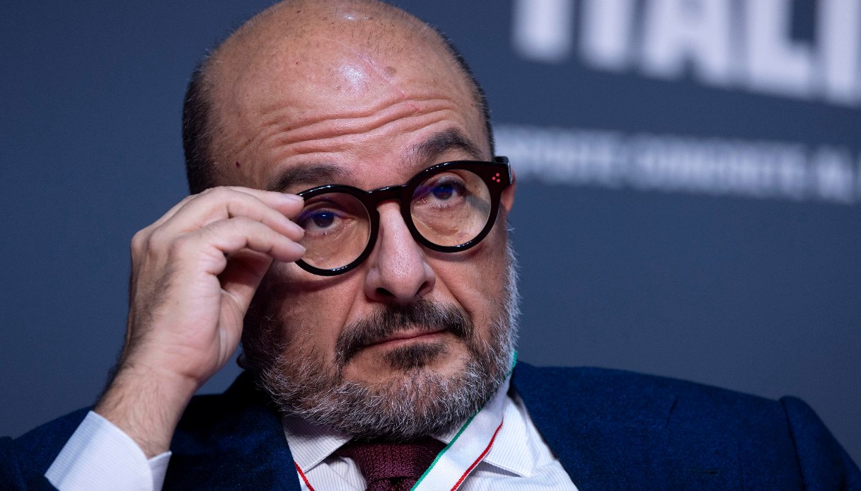 https://wips.plug.it/cips/notizie.virgilio.it/cms/2025/07/gennaro-sangiuliano-boccia-ministro-suicidio.jpg