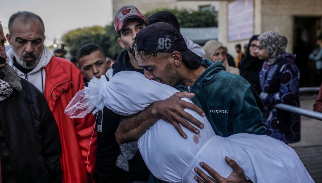 https://wips.plug.it/cips/notizie.virgilio.it/cms/2025/07/genocidio-a-gaza.jpg