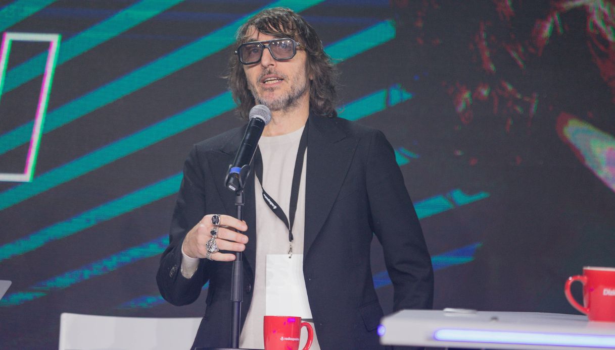 https://wips.plug.it/cips/notizie.virgilio.it/cms/2025/07/giuseppe-cruciani-destra.jpg