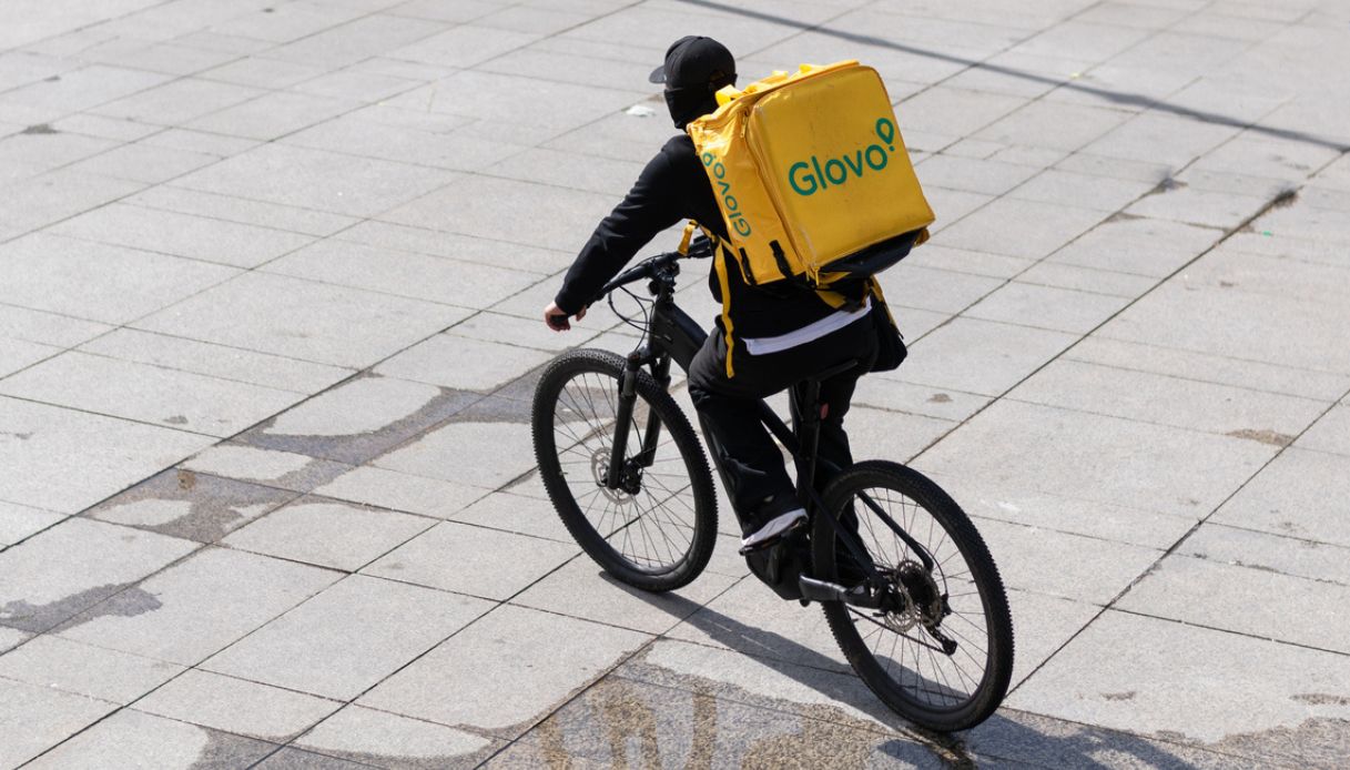 https://wips.plug.it/cips/notizie.virgilio.it/cms/2025/07/glovo-bonus-caldo-rider.jpg