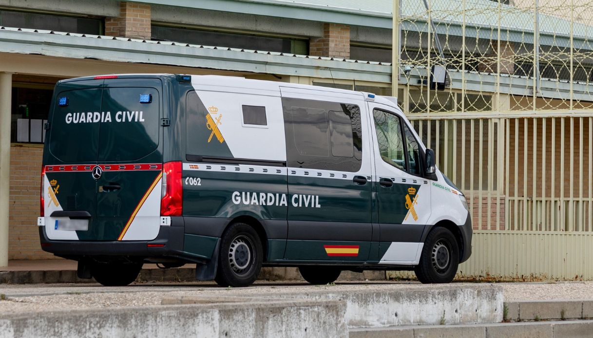 guardia-civil-camionetta