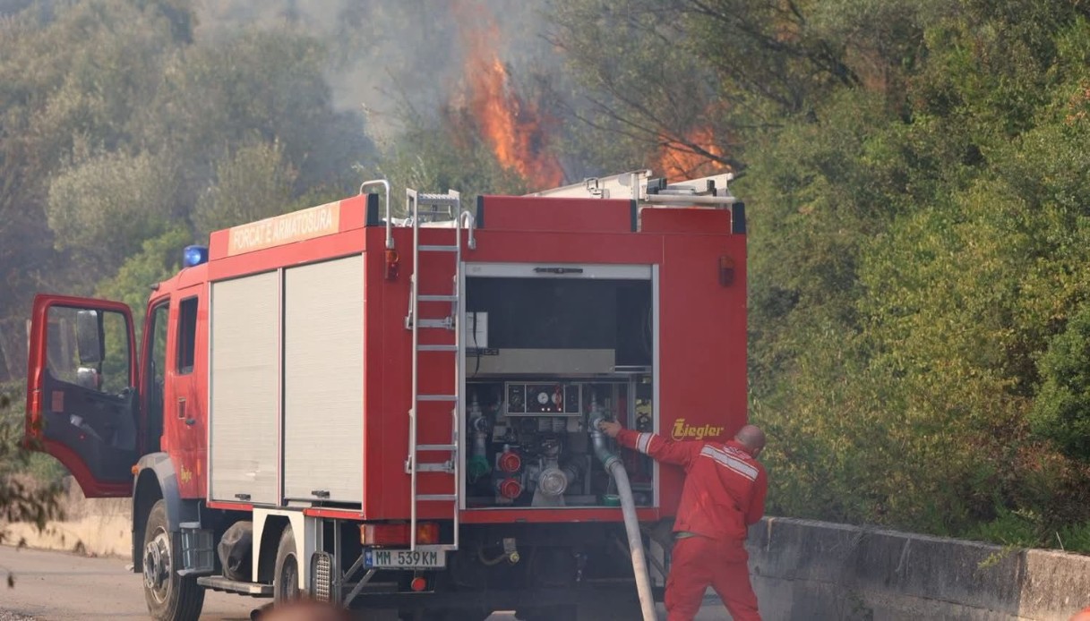 https://wips.plug.it/cips/notizie.virgilio.it/cms/2025/07/incendi-albania-1.jpg