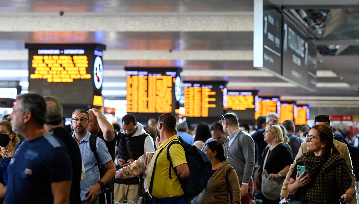 incendio binari roma treni