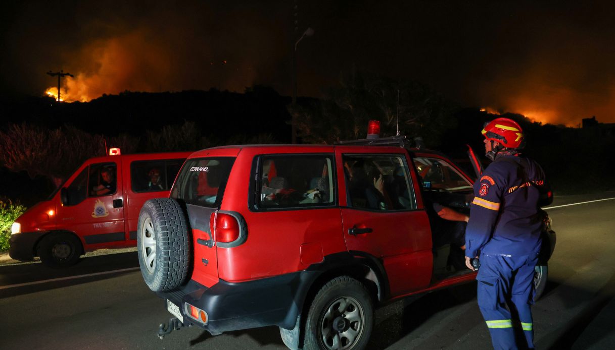 Maxi Incendio A Creta In Grecia Con Case E Alberghi Evacuati Paura Per Maxi Incendio A Creta In Grecia Con Case E Alberghi Evacuati Paura Per