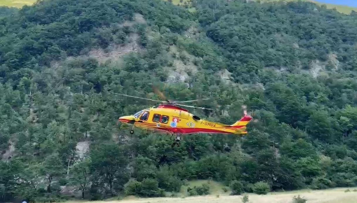 Incidente in parapendio a Plan de Corones vicino Brunico, morto un pilota 68enne dopo un volo di 50 metri Incidente in parapendio a Plan de Corones vicino Brunico, morto un pilota 68enne dopo un volo di 50 metri