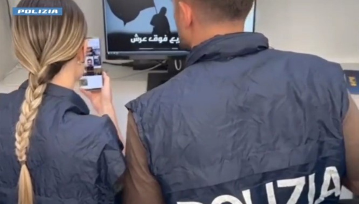 Iraniano arrestato per terrorismo a Milano a 16 anni, giurava fedeltà all Iraniano arrestato per terrorismo a Milano a 16 anni, giurava fedeltà all
