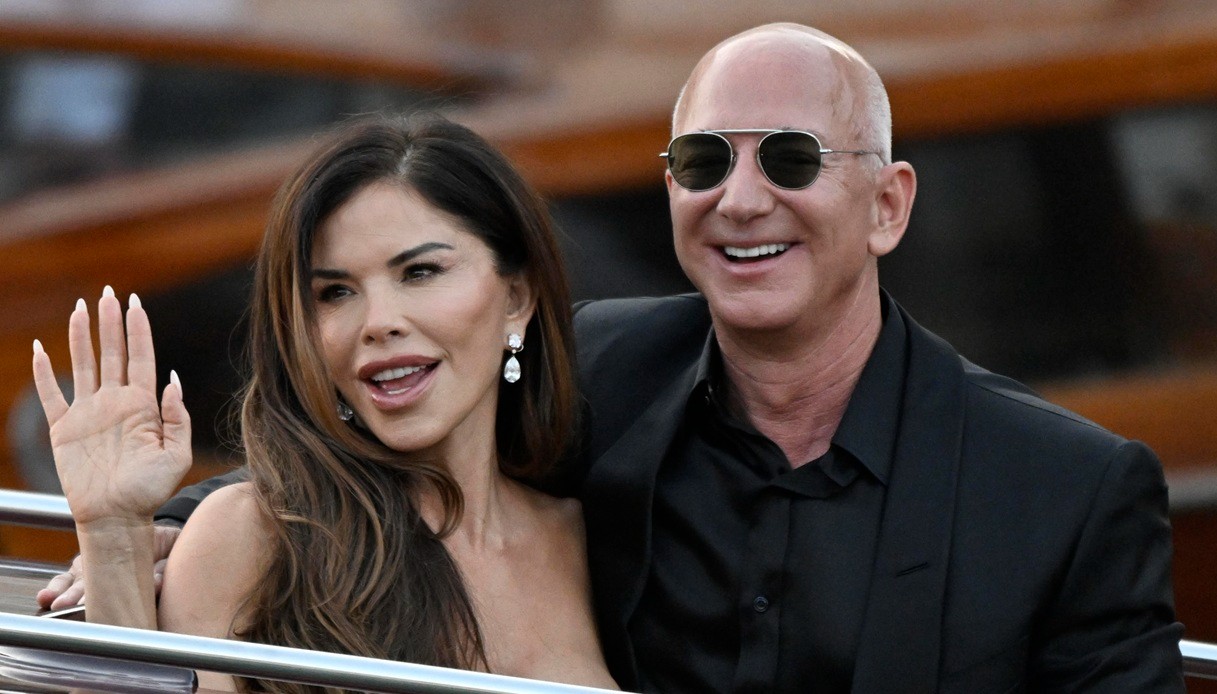https://wips.plug.it/cips/notizie.virgilio.it/cms/2025/07/jeff-bezos-matrimonio-venezia-mancia.jpg
