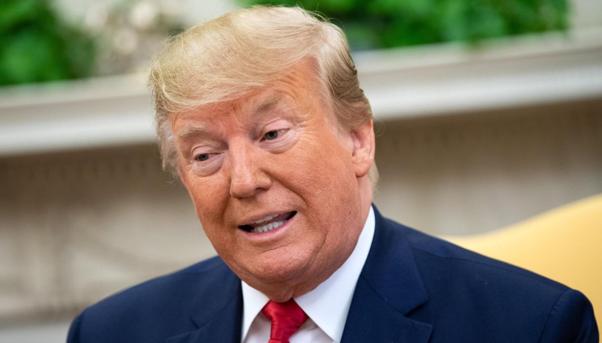 Jeffrey Epstein suicidio Donald Trump video Fbi