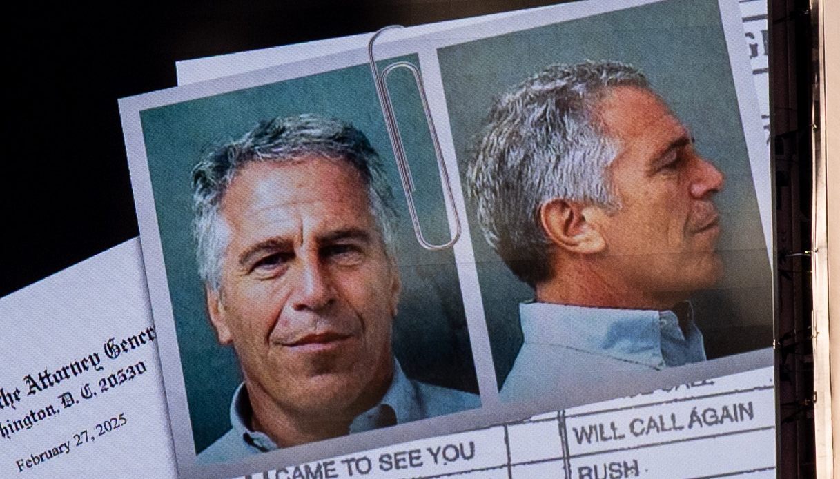 https://wips.plug.it/cips/notizie.virgilio.it/cms/2025/07/jeffrey-epstein-ultime-ore.jpg