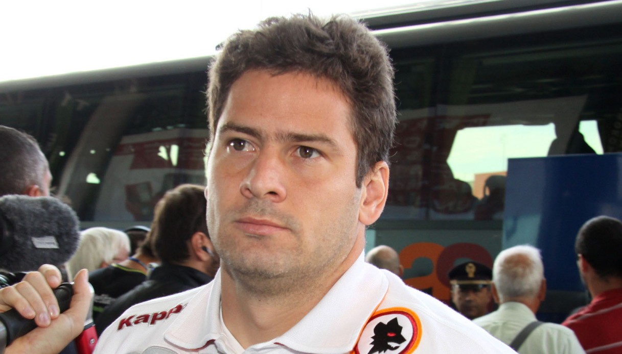 https://wips.plug.it/cips/notizie.virgilio.it/cms/2025/07/julio-sergio.jpg