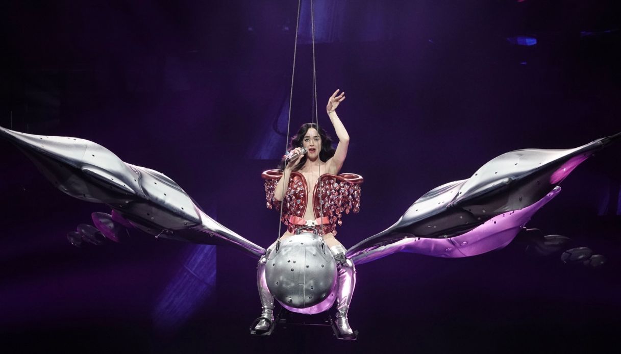 https://wips.plug.it/cips/notizie.virgilio.it/cms/2025/07/katy-perry-concerto-incidente-video.jpg