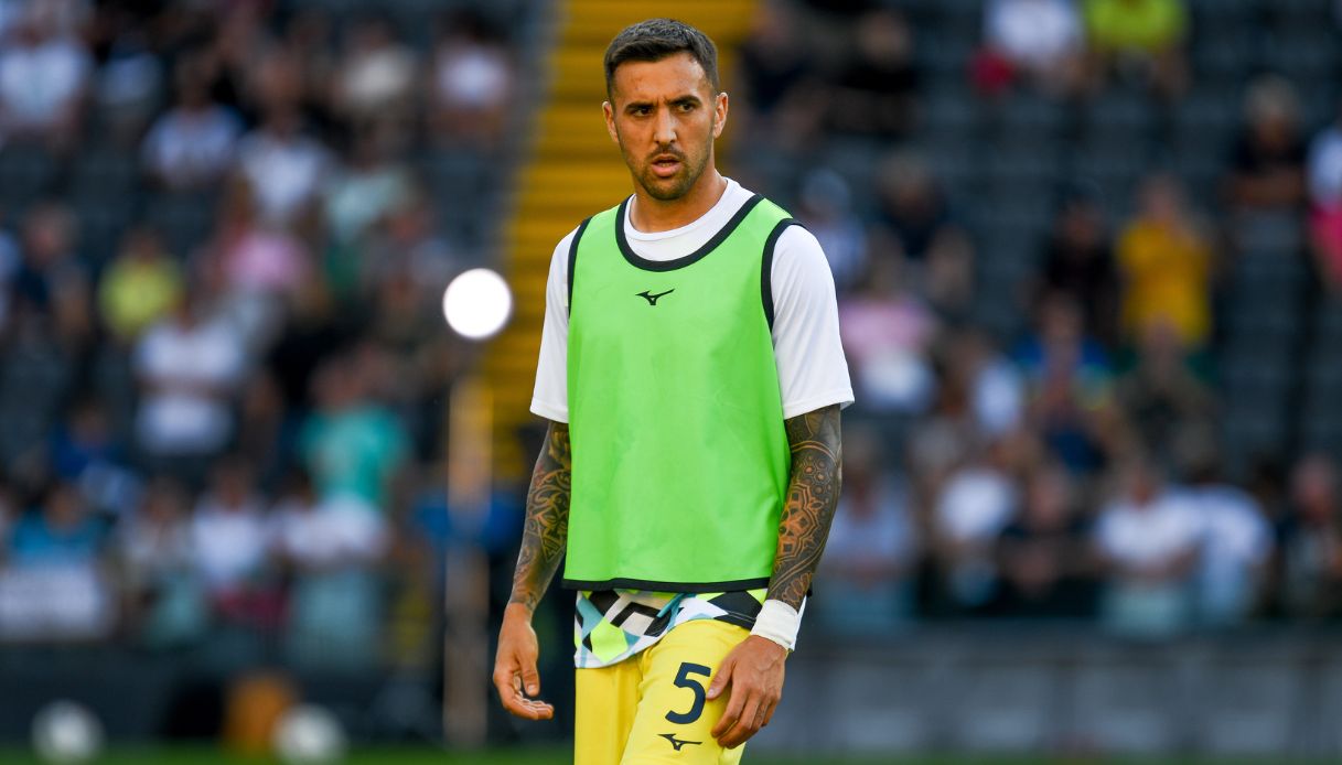 Ladri a casa di Matias Vecino, spariti orologi e gioielli del calciatore della Lazio: forzata una finestra Ladri a casa di Matias Vecino, spariti orologi e gioielli del calciatore della Lazio: forzata una finestra