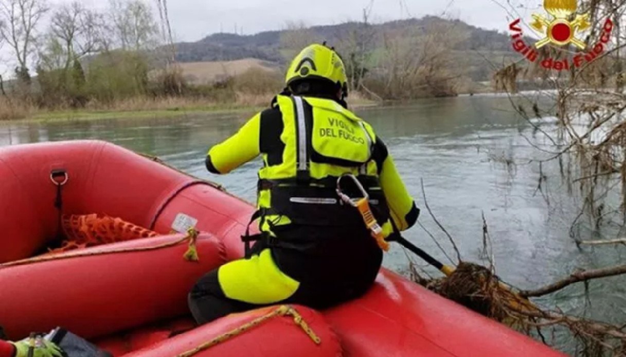 Il Lambro restituisce un cadavere senza nome a Pieve Emanuele, giallo anche sulla data di morte Il Lambro restituisce un cadavere senza nome a Pieve Emanuele, giallo anche sulla data di morte