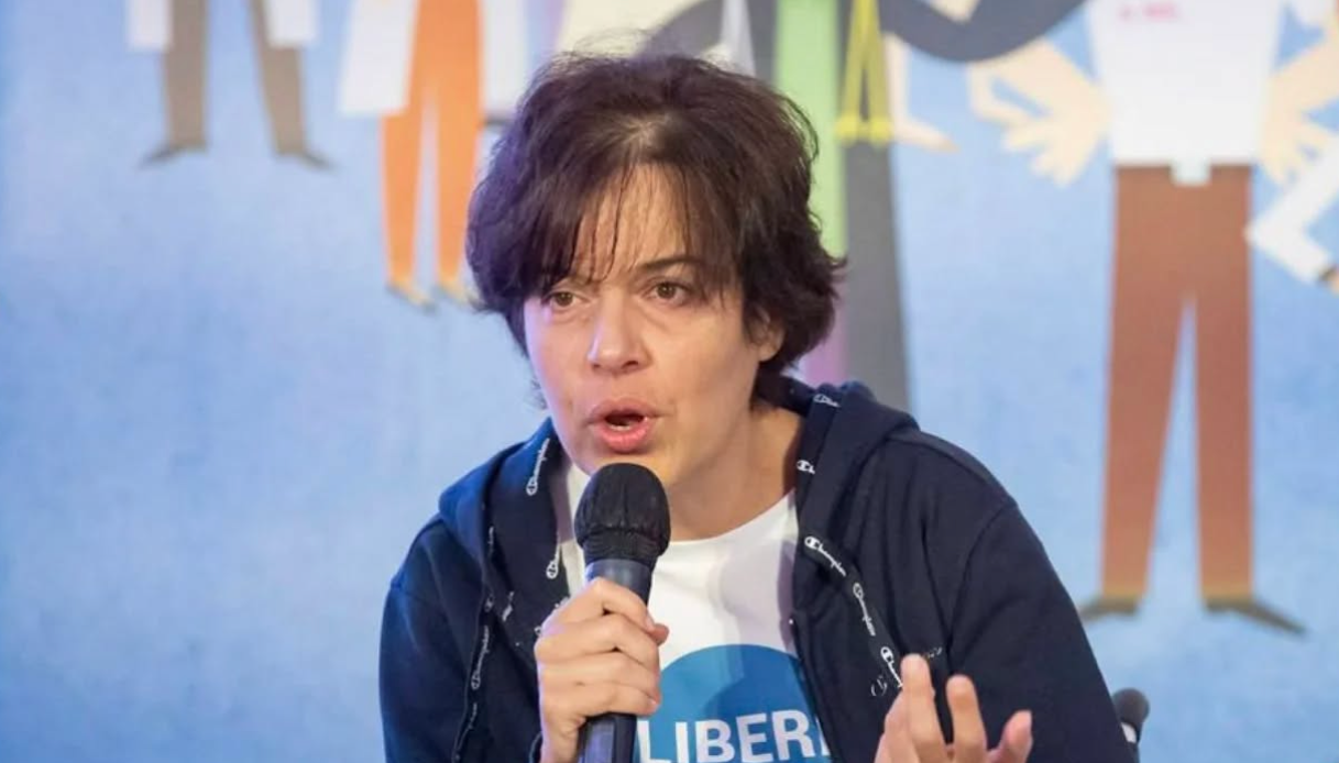 Suicidio assistito, le ultime parole di Laura Santi prima di morire: "Non potete capire che senso di libertà" Suicidio assistito, le ultime parole di Laura Santi prima di morire: "Non potete capire che senso di libertà"