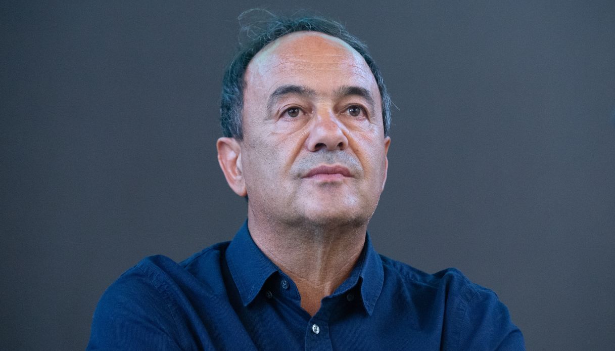 https://wips.plug.it/cips/notizie.virgilio.it/cms/2025/07/mimmo-lucano-riace-gaza-gemellaggio.jpg