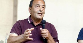 mimmo lucano sindaco di riace