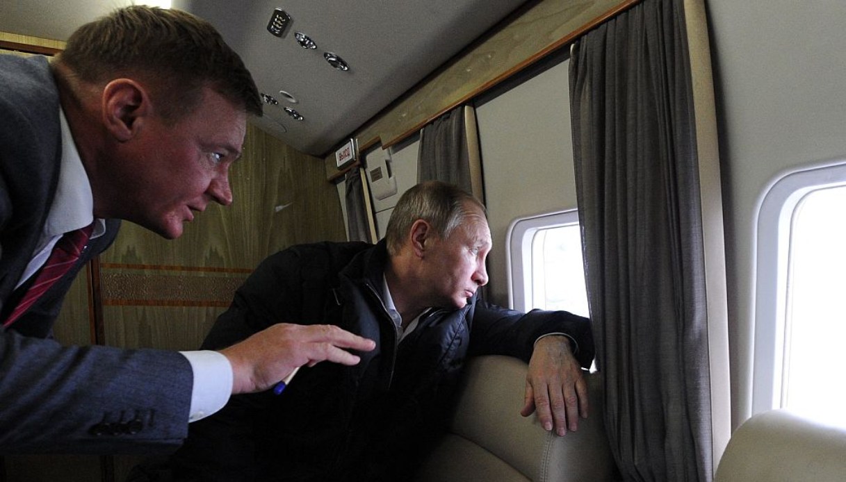 ministro Roman Starovoit Russia suicidio Putin