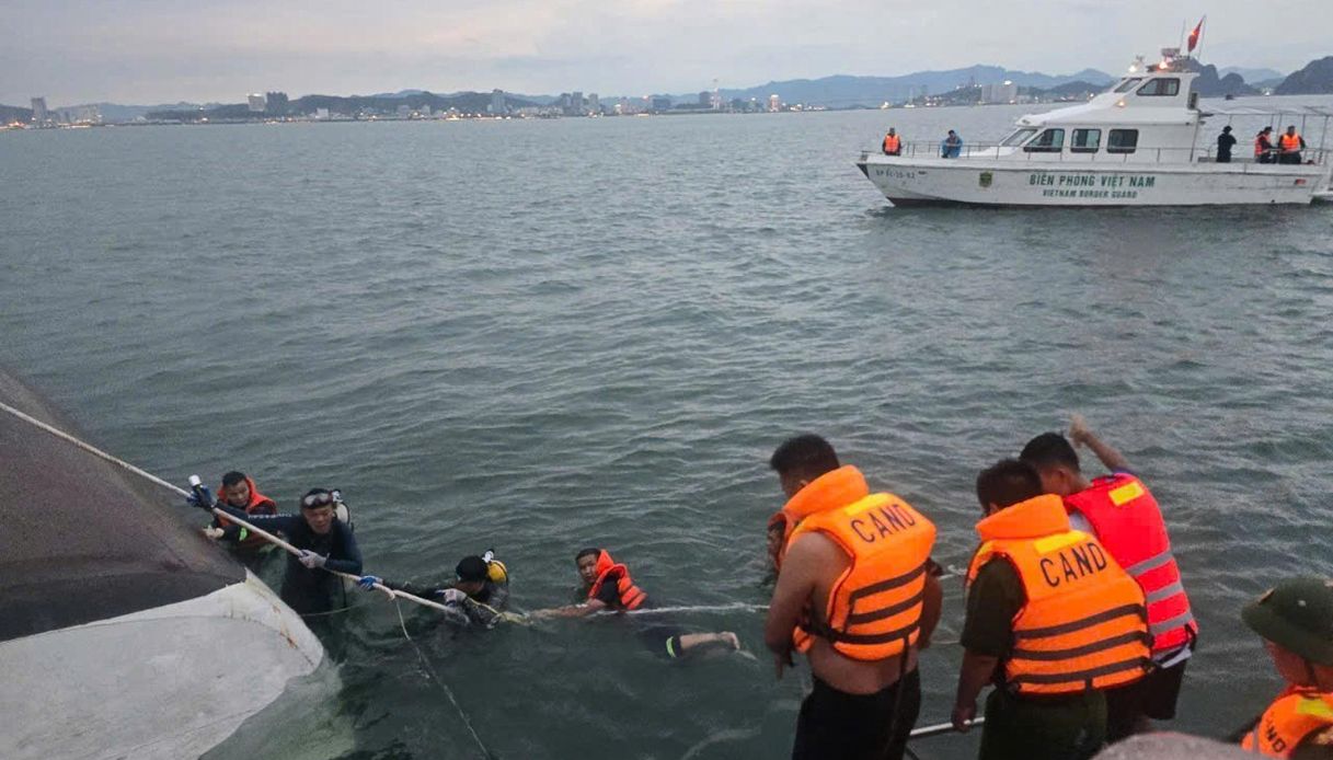 Naufragio di un battello turistico in Vietnam