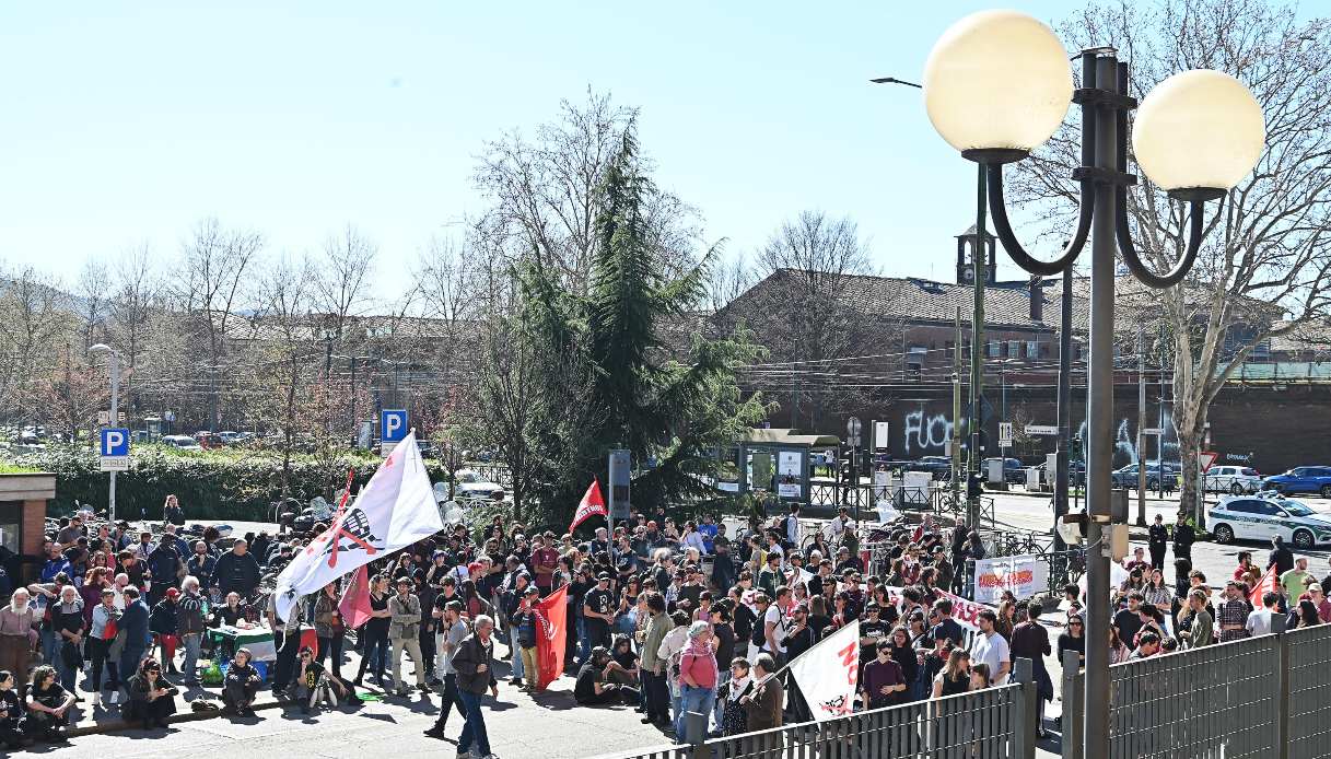 https://wips.plug.it/cips/notizie.virgilio.it/cms/2025/07/no-tav-val-susa.jpg
