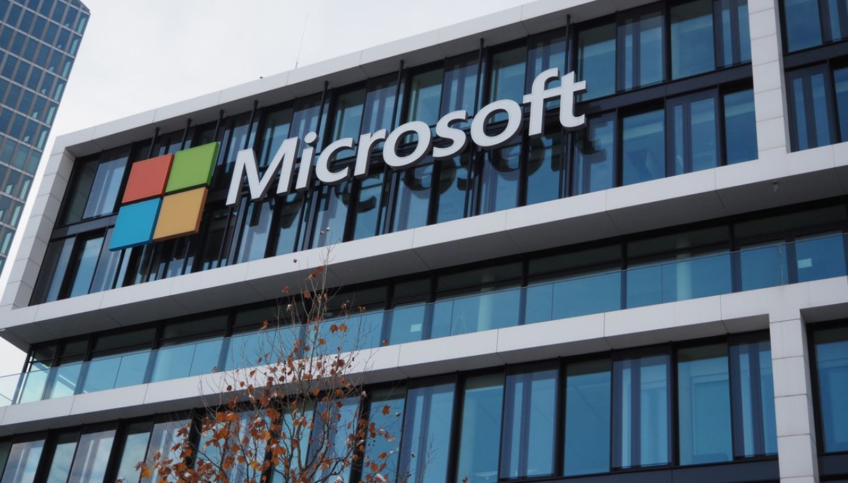 https://wips.plug.it/cips/notizie.virgilio.it/cms/2025/07/outlook-microsoft-365-down.jpg