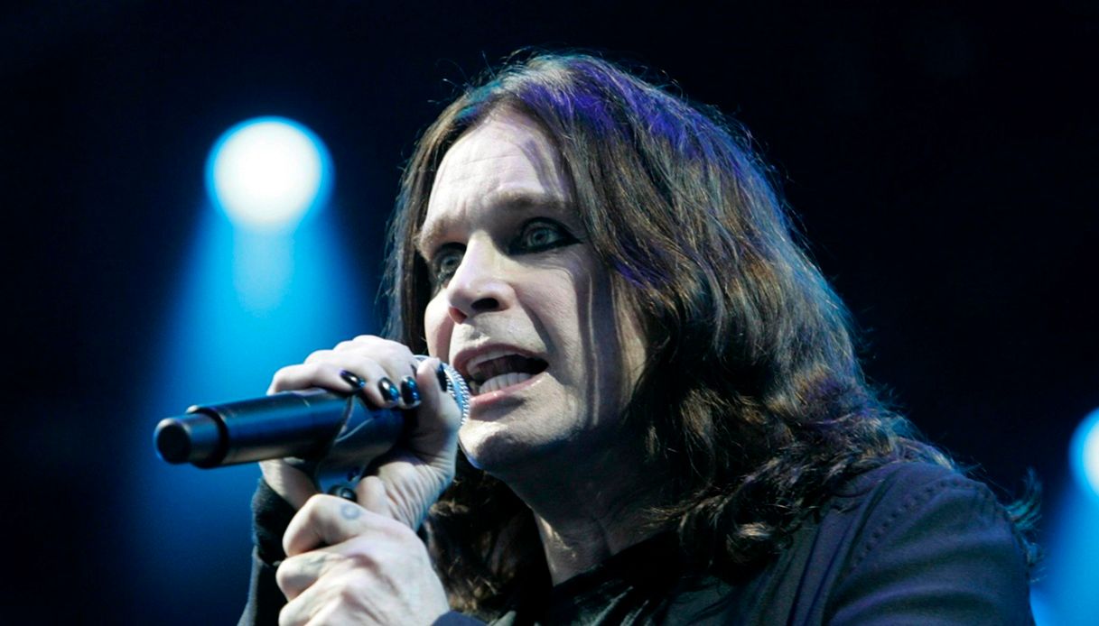 https://wips.plug.it/cips/notizie.virgilio.it/cms/2025/07/ozzy-osbourne-eutanasia.jpg