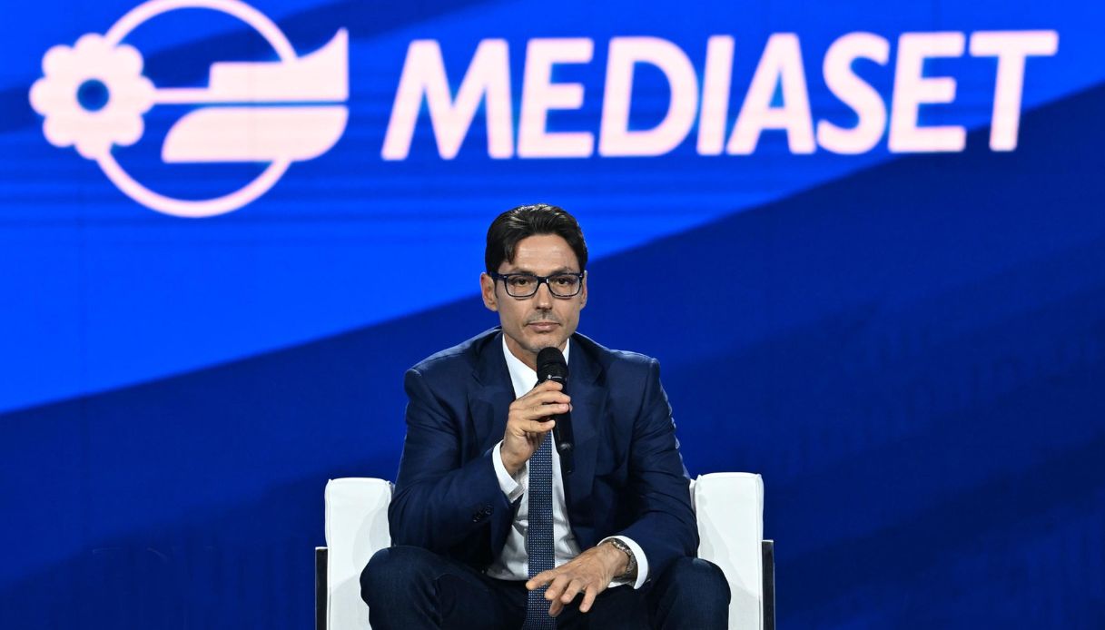 https://wips.plug.it/cips/notizie.virgilio.it/cms/2025/07/palinsesti-mediaset-striscia-la-notizia.jpg