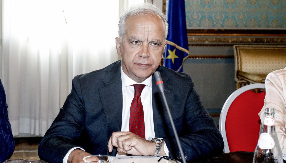 https://wips.plug.it/cips/notizie.virgilio.it/cms/2025/07/piantedosi-libia.jpg
