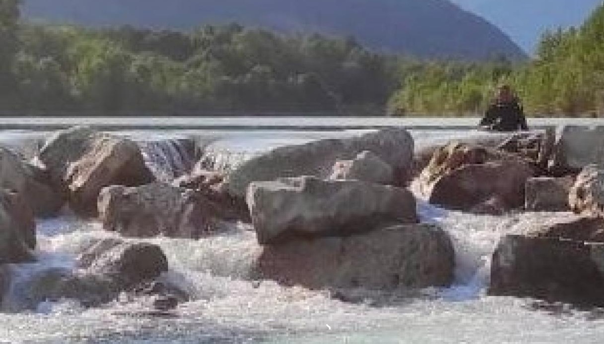 15enne morta sul Piave a Belluno, colpita da un masso mentre si fa un selfie: la dinamica dell 15enne morta sul Piave a Belluno, colpita da un masso mentre si fa un selfie: la dinamica dell