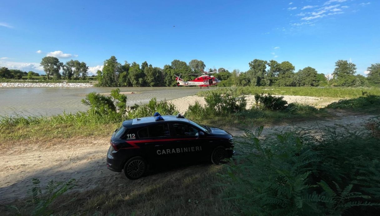 Piena del Piave sorprende 7 giovani, bloccati su un isolotto per la forte corrente: urla di aiuto e i soccorsi Piena del Piave sorprende 7 giovani, bloccati su un isolotto per la forte corrente: urla di aiuto e i soccorsi