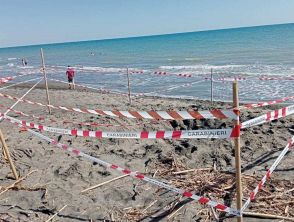 Riccardo Boni morto in una buca nella sabbia a Montalto di Castro, il padre indagato per omicidio colposo