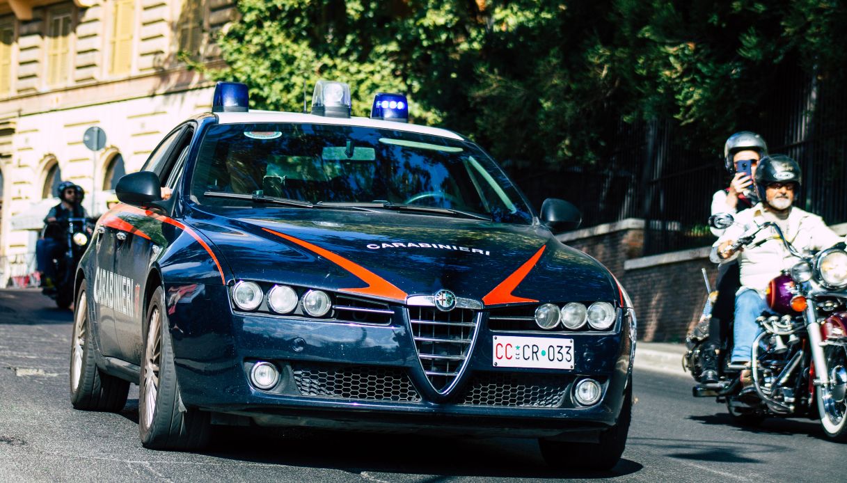 Uomo impiccato nei boschi dei Castelli Romani, ipotesi omicidio: ossa umane rinvenute vicino al cadavere Uomo impiccato nei boschi dei Castelli Romani, ipotesi omicidio: ossa umane rinvenute vicino al cadavere