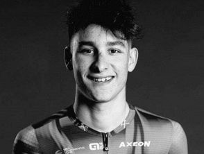 Il ciclista Samuele Privitera morto a 19 anni dopo la caduta a Pontey in Valle d'Aosta, ha sbattuto la testa