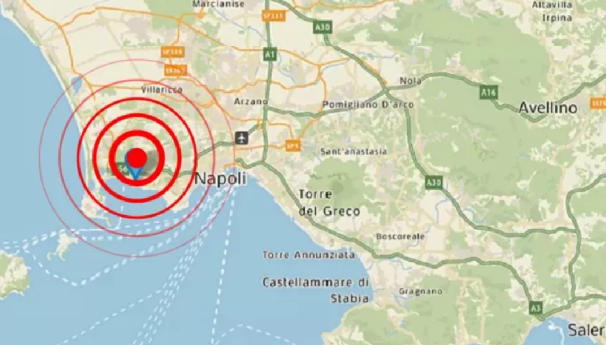 Terremoto a Napoli nella zona dei Campi Flegrei, scossa di magnitudo 2.1: riparte lo sciame sismico Terremoto a Napoli nella zona dei Campi Flegrei, scossa di magnitudo 2.1: riparte lo sciame sismico